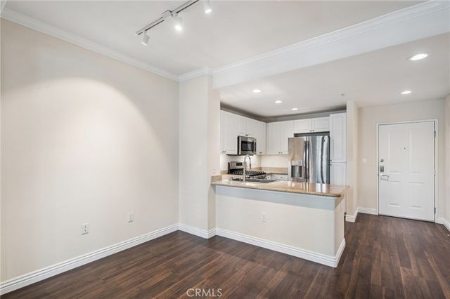 2147 Watermarke Place, Irvine, CA 92612