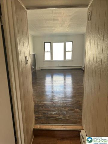 516 Heckman Avenue, Nazareth Boro, PA 18064