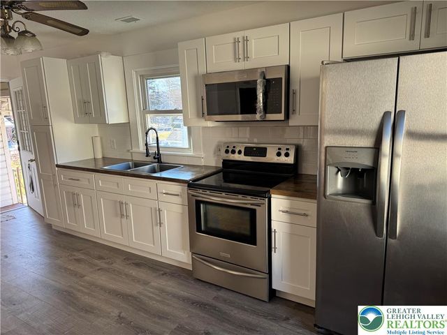 516 Heckman Avenue, Nazareth Boro, PA 18064