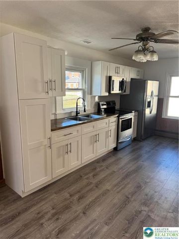 516 Heckman Avenue, Nazareth Boro, PA 18064