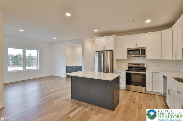 448 Long Lane Road, Lehigh Twp, PA 18088