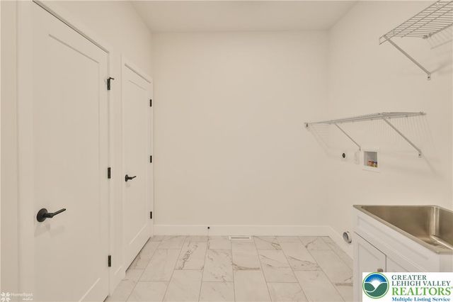 448 Long Lane Road, Lehigh Twp, PA 18088