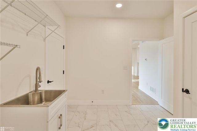 448 Long Lane Road, Lehigh Twp, PA 18088