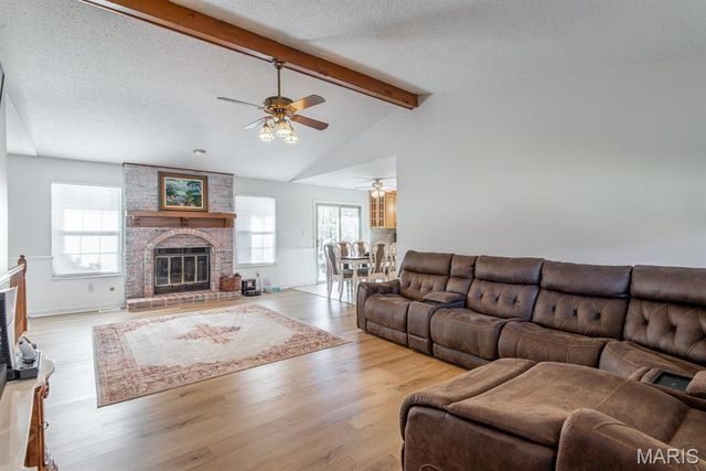 7012 Chalkstone Road, Oakville, MO 63129