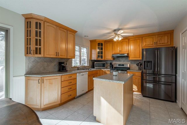 7012 Chalkstone Road, Oakville, MO 63129