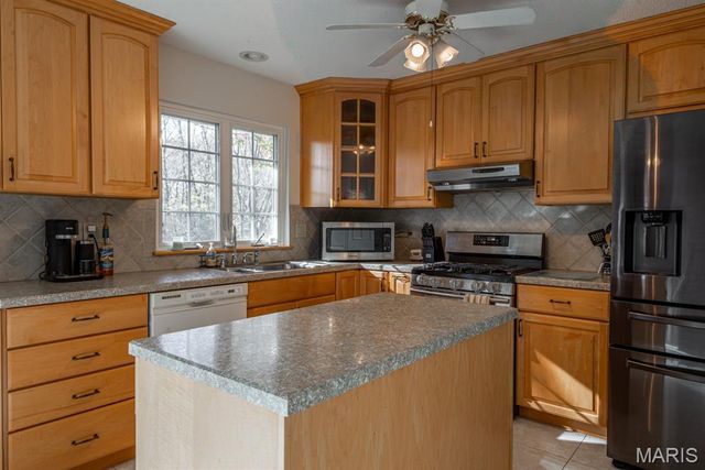 7012 Chalkstone Road, Oakville, MO 63129