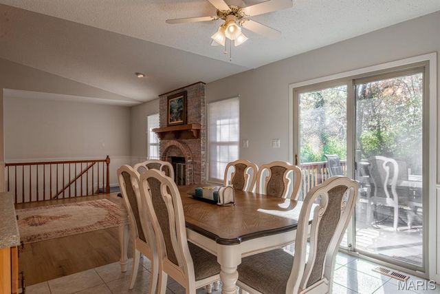 7012 Chalkstone Road, Oakville, MO 63129