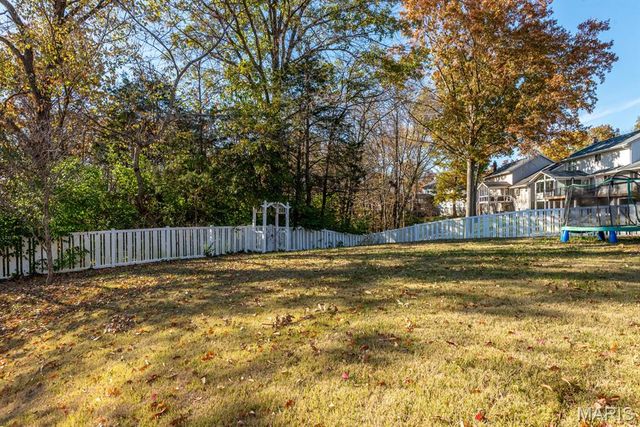 7012 Chalkstone Road, Oakville, MO 63129