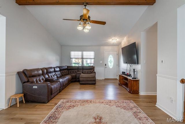 7012 Chalkstone Road, Oakville, MO 63129