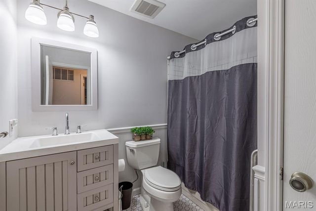 7012 Chalkstone Road, Oakville, MO 63129