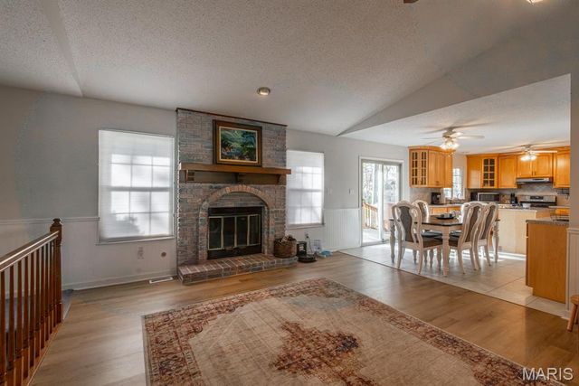 7012 Chalkstone Road, Oakville, MO 63129