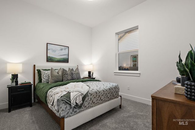 2374 N Mountain Vista Ave, Star, ID 83669