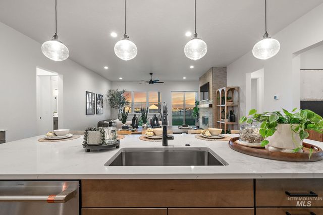 2374 N Mountain Vista Ave, Star, ID 83669