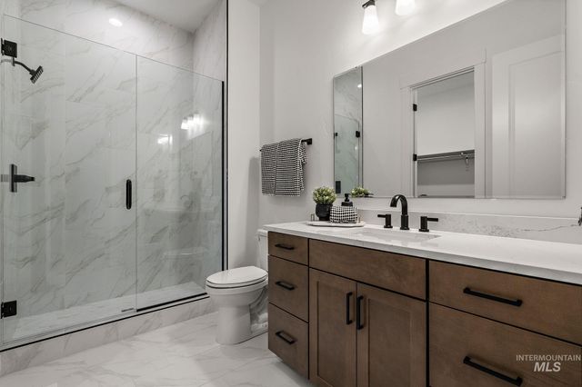 2374 N Mountain Vista Ave, Star, ID 83669