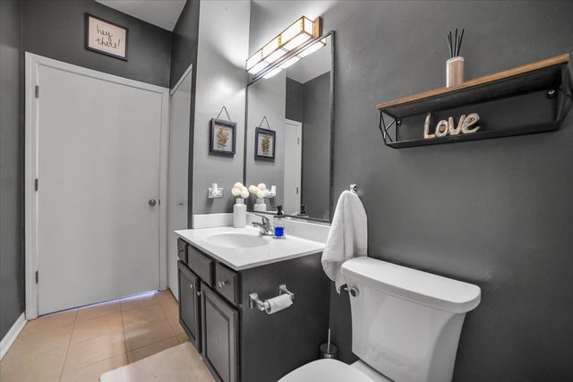 711 Blossom Court, Oswego, IL 60543