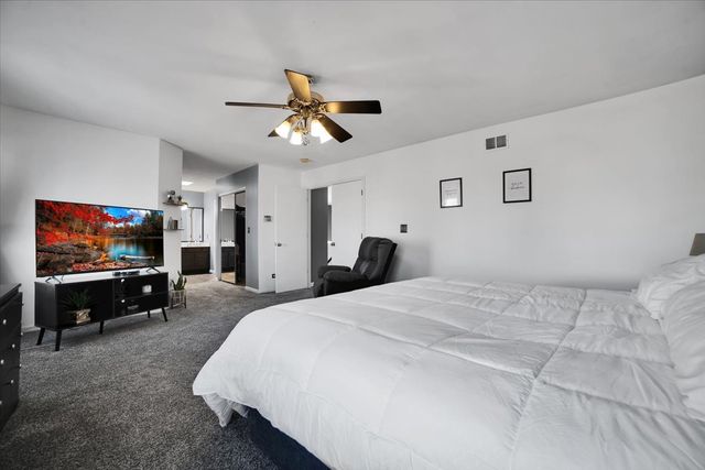 711 Blossom Court, Oswego, IL 60543