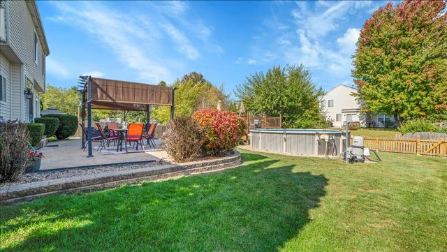 711 Blossom Court, Oswego, IL 60543