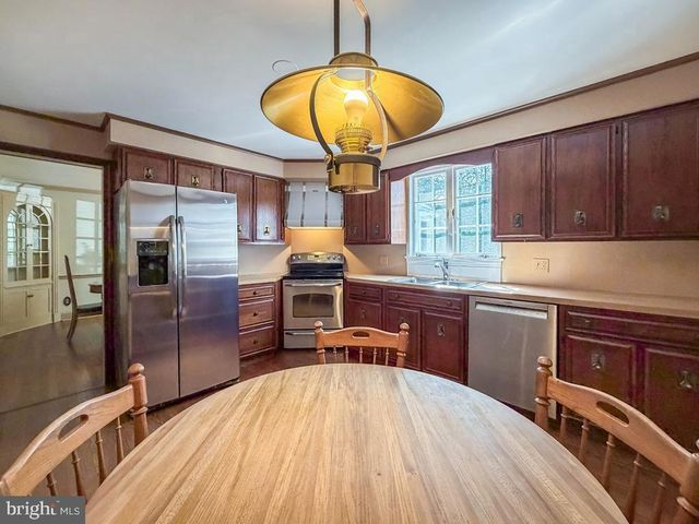 5 SAINT JAMES PL, Yardley, PA 19067