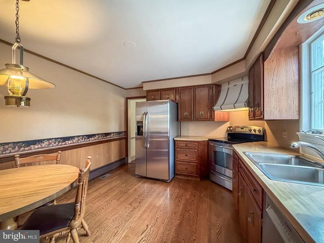 5 SAINT JAMES PL, Yardley, PA 19067