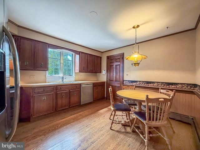 5 SAINT JAMES PL, Yardley, PA 19067