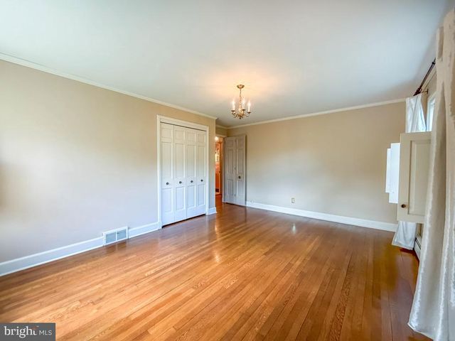 5 SAINT JAMES PL, Yardley, PA 19067