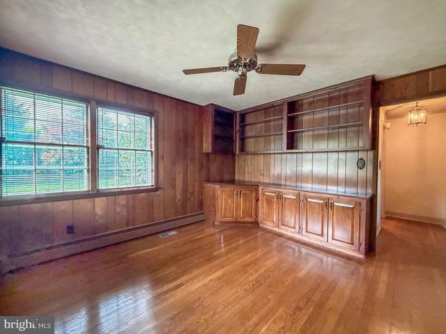 5 SAINT JAMES PL, Yardley, PA 19067