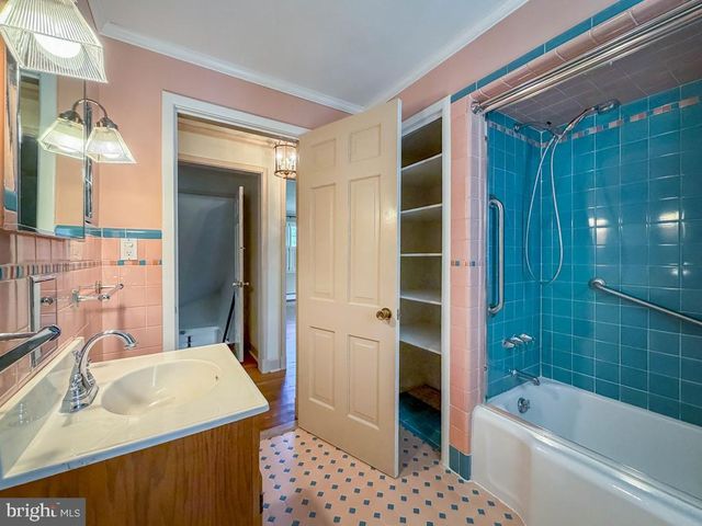 5 SAINT JAMES PL, Yardley, PA 19067