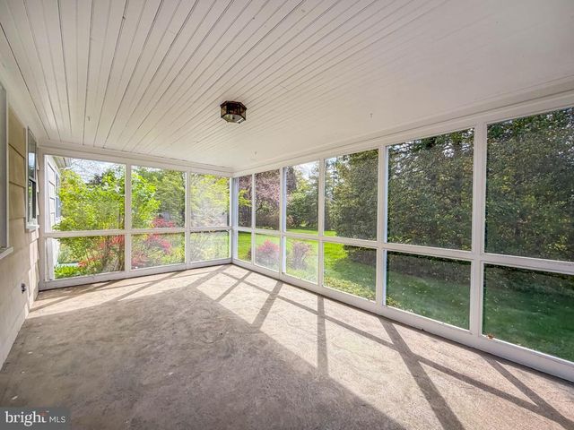 5 SAINT JAMES PL, Yardley, PA 19067