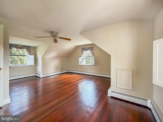 5 SAINT JAMES PL, Yardley, PA 19067