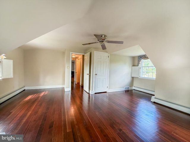 5 SAINT JAMES PL, Yardley, PA 19067