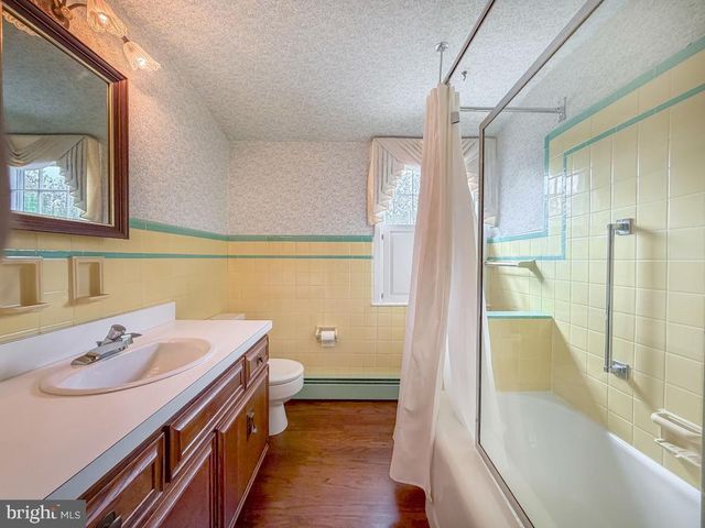 5 SAINT JAMES PL, Yardley, PA 19067