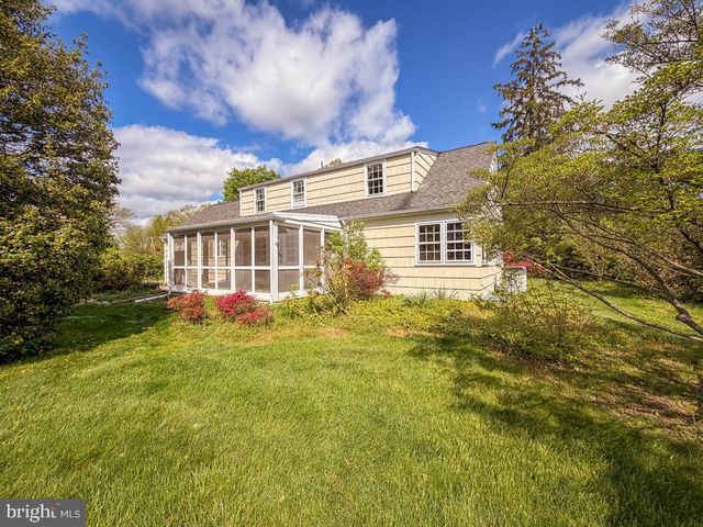 5 SAINT JAMES PL, Yardley, PA 19067