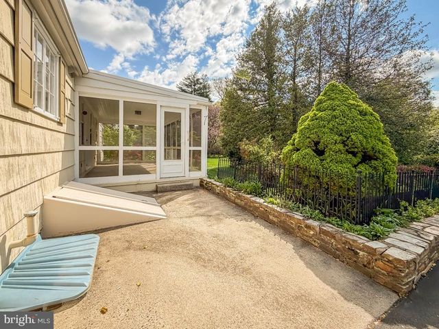 5 SAINT JAMES PL, Yardley, PA 19067