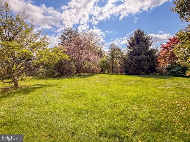 5 SAINT JAMES PL, Yardley, PA 19067