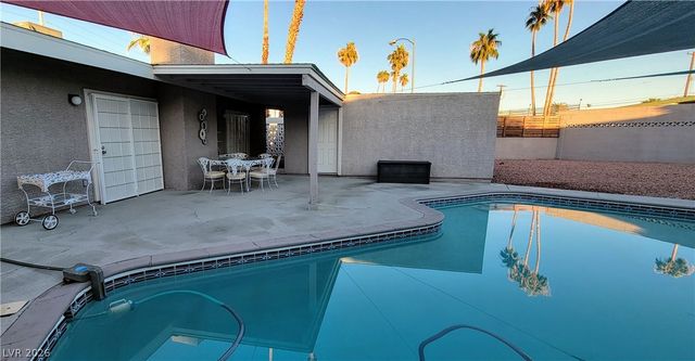 3327 Seminole Circle, Las Vegas, NV 89169