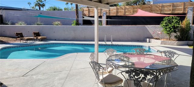 3327 Seminole Circle, Las Vegas, NV 89169