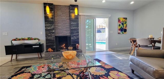 3327 Seminole Circle, Las Vegas, NV 89169