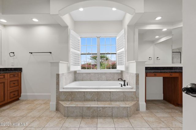 8476 Compass Pointe East Wynd NE, Leland, NC 28451