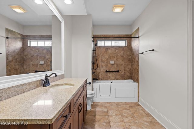 8476 Compass Pointe East Wynd NE, Leland, NC 28451