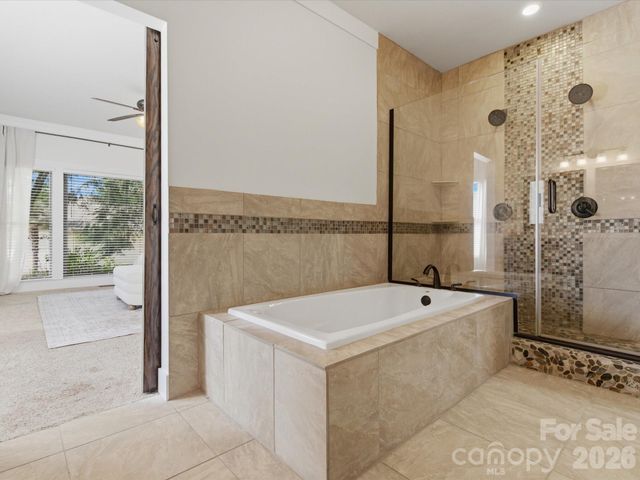 911 Weymouth Drive, Gastonia, NC 28056