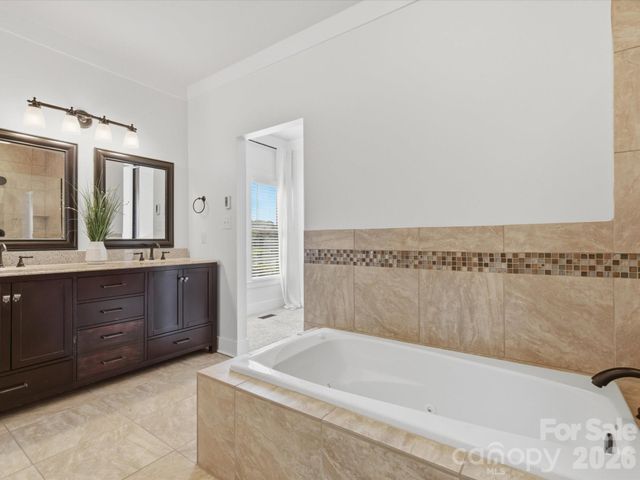 911 Weymouth Drive, Gastonia, NC 28056
