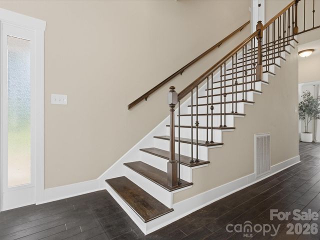 911 Weymouth Drive, Gastonia, NC 28056