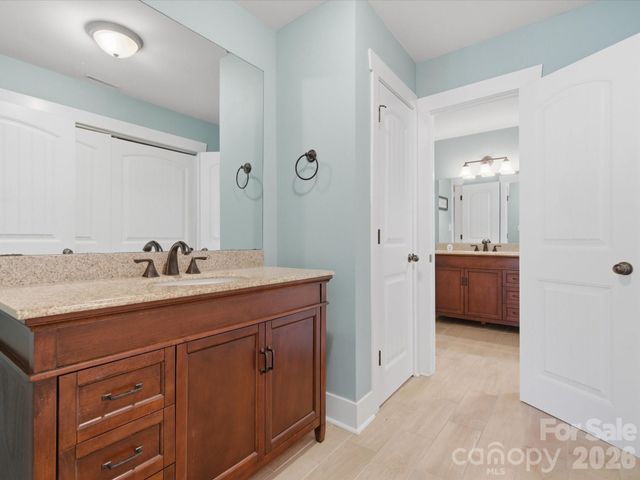 911 Weymouth Drive, Gastonia, NC 28056
