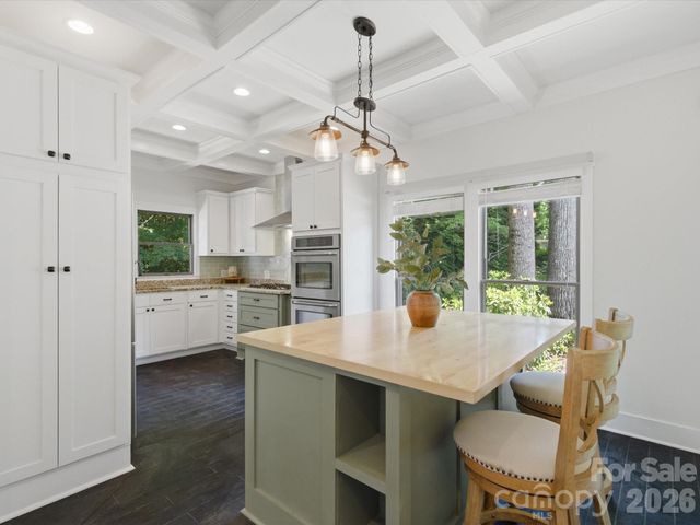 911 Weymouth Drive, Gastonia, NC 28056