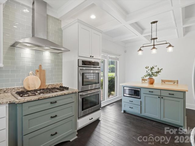 911 Weymouth Drive, Gastonia, NC 28056