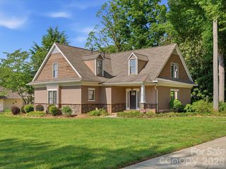 911 Weymouth Drive, Gastonia, NC 28056