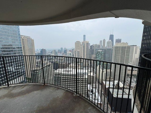 300 N STATE Street 4828, Chicago, IL 60654
