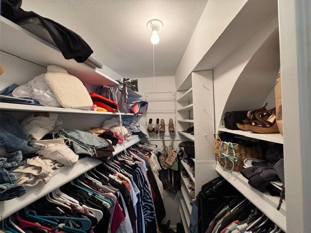 300 N STATE Street 4828, Chicago, IL 60654