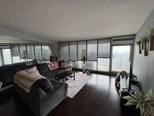 300 N STATE Street 4828, Chicago, IL 60654