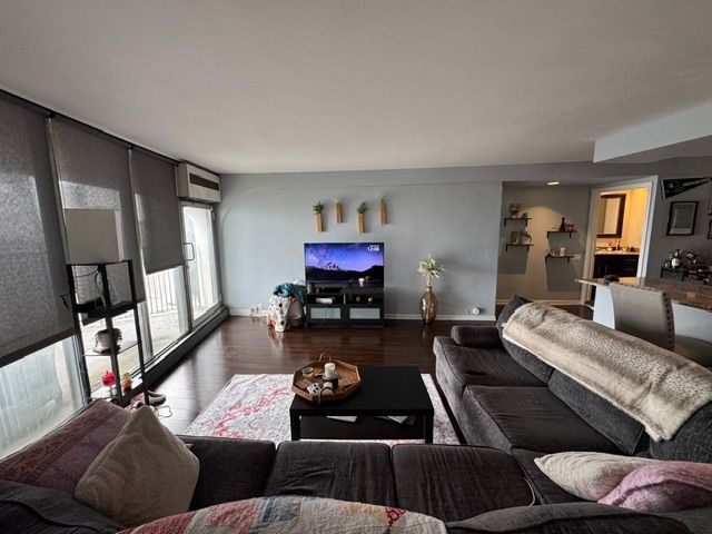 300 N STATE Street 4828, Chicago, IL 60654